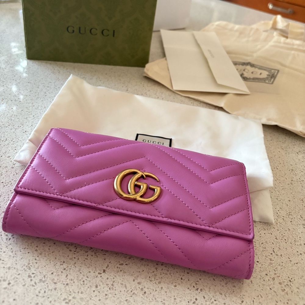 -SOLD- Gucci GG continental Wallet in candy pink